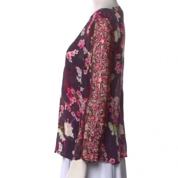 Rococco Sands Floral Print V-Neck Blouse Size: S - Picture 2 of 3